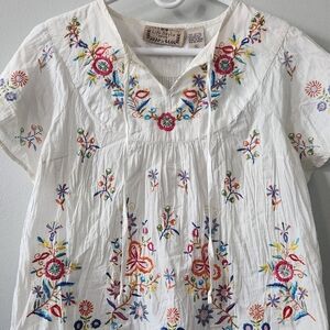 Women's Embroidered White Floral Boho - Peasant Top - Size Petite L